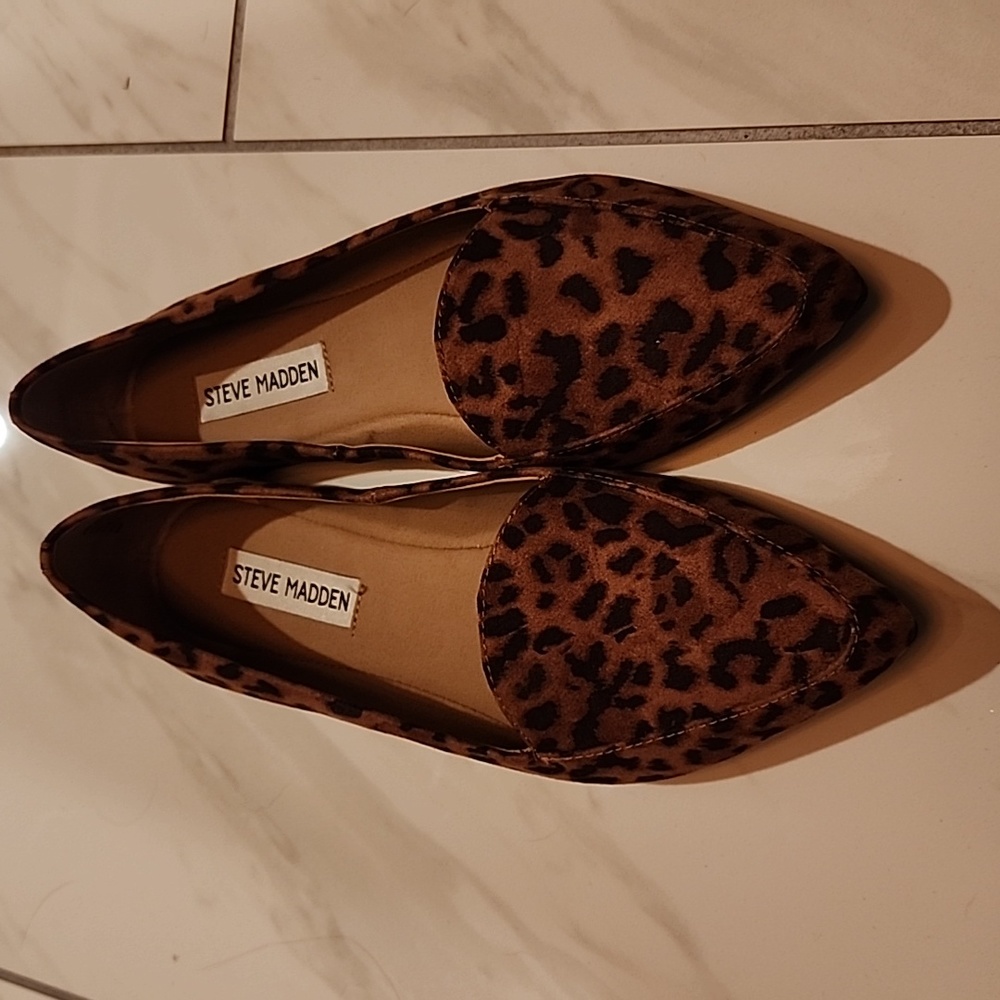 Size 7 Steve Madden Leopard flats